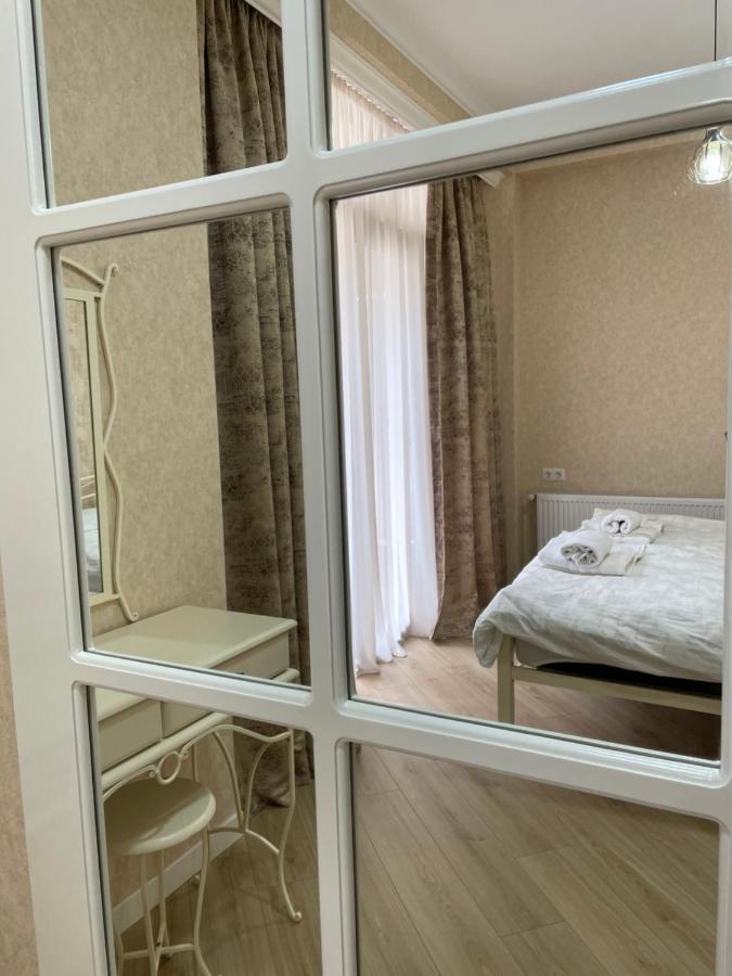 City Centre Apartment Koetaisi Buitenkant foto